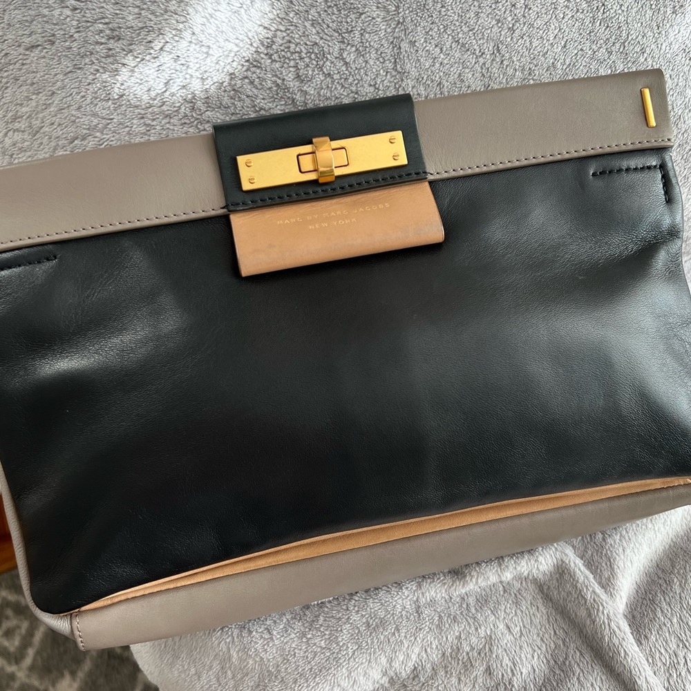 Marc by Marc Jacobs clutch bag! Great condition! 100 leather